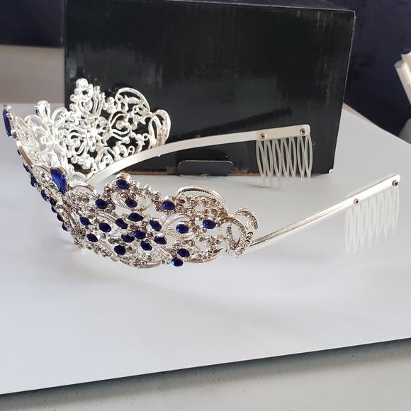 Crown - Picture 5 of 5